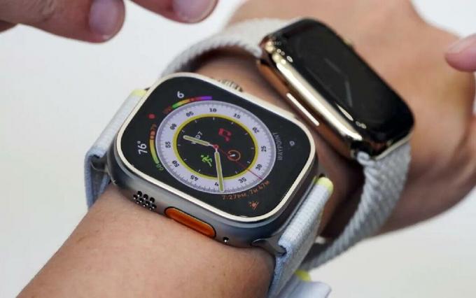 Apple Watch Ultra à mão