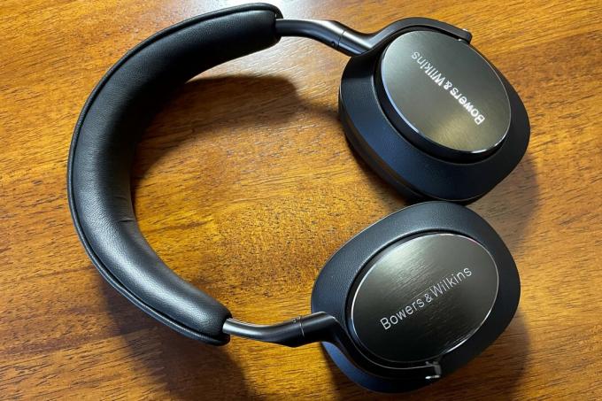 Bowers & Wilkins Px8