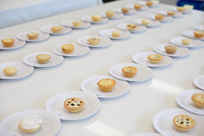 rows_of_fruit_mince_pies_ready_for_taste_test