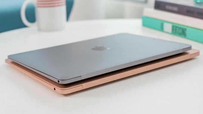 ¿Debería comprar el MacBook Pro de 14 pulgadas con más núcleos y 1TB SSD?