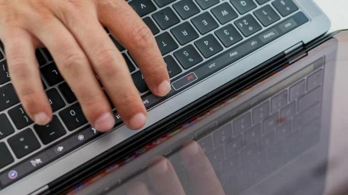 MacBook Pro com Touch Bar