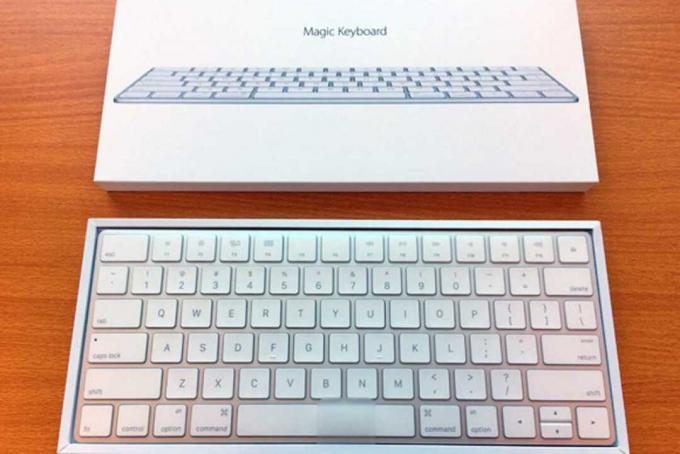 Rozpakowanie Magic Keyboard 2