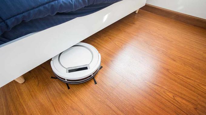 बिस्तर के नीचे रोबोट वैक्यूम सफाई