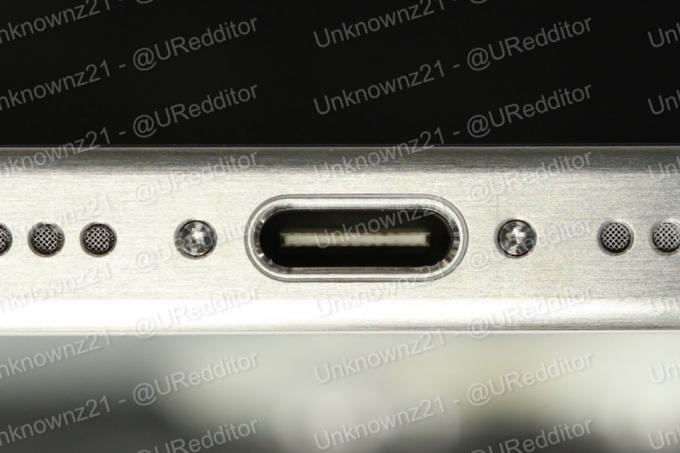 Foto trapelata della porta USB-C di iPhone 15